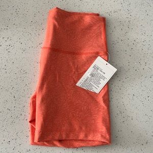 Brand new Lululemon Wunder Train HR shorts 5”